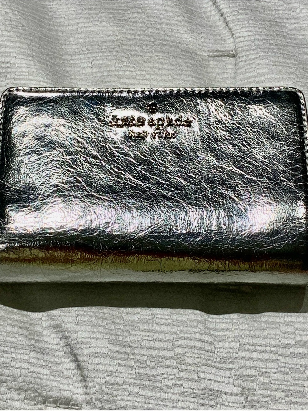 Kate Spade NY Madison Silver Metallic Crinkle Leather Medium Bifold Wallet NWT! - Picture 2 of 11
